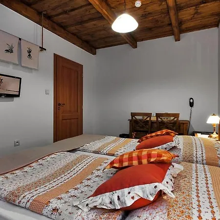 Koliba U Dobreho Pastiera Farm stay