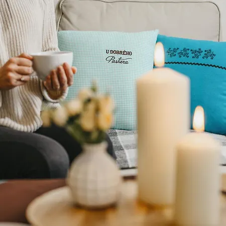 U Dobreho Pastiera בית חווה רוז'ומברוק